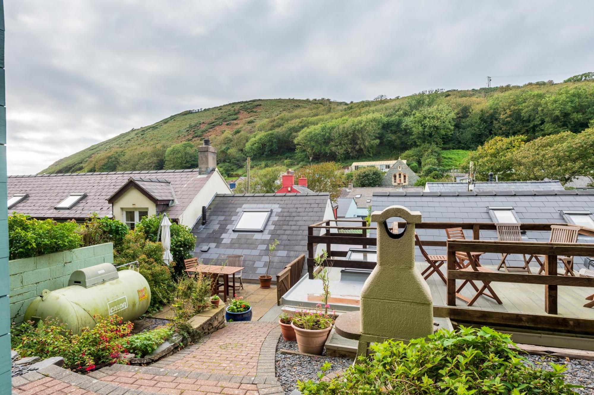 Riverside Bothy In Heart Of Scenic Harbour Village Solva Buitenkant foto